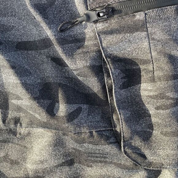 RBX Athletic Workout Cargo Shorts in Grey Camo Large - Picture 3 of 7